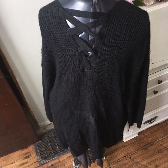 Lane Bryant 26/28 black lace up back long cardigan - Picture 2 of 3